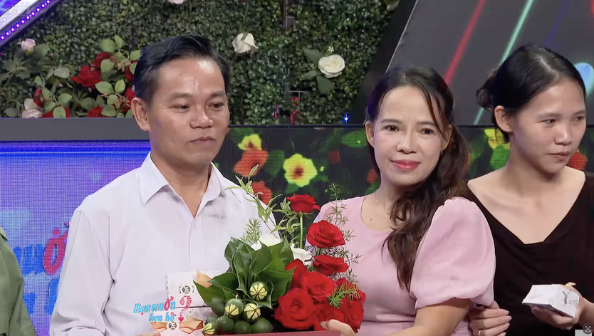 Bạn muốn hẹn hò: Chị gái chủ tiệc cưới tự tay mang tráp trầu cau đi "hỏi chồng"- Ảnh 15.