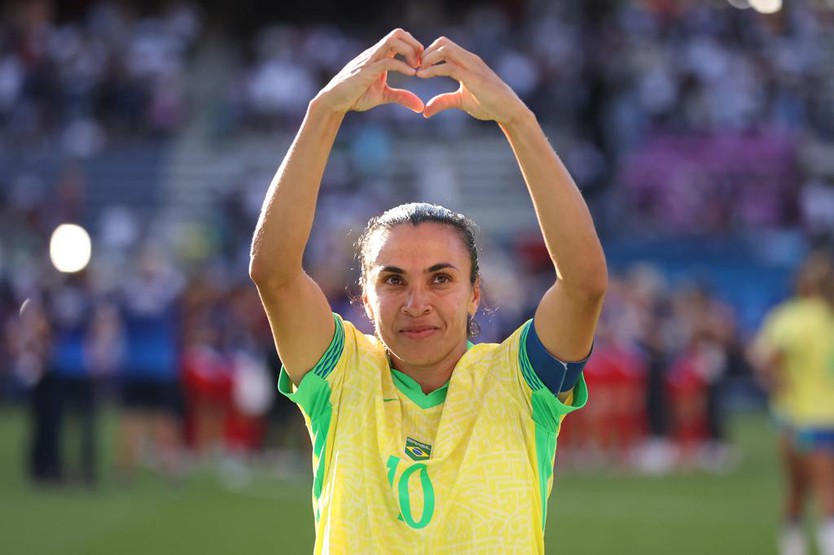 Marta và hành trình trở thành huyền thoại bóng đá nữ Brazil - Ảnh 5.