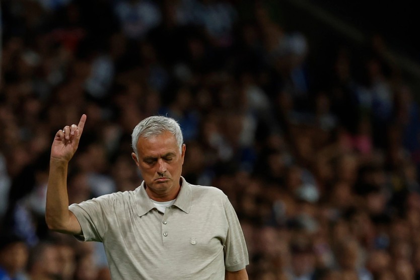 Mourinho cho rằng Vinicius Junior bị nhắm đến không công bằng - Ảnh 4.