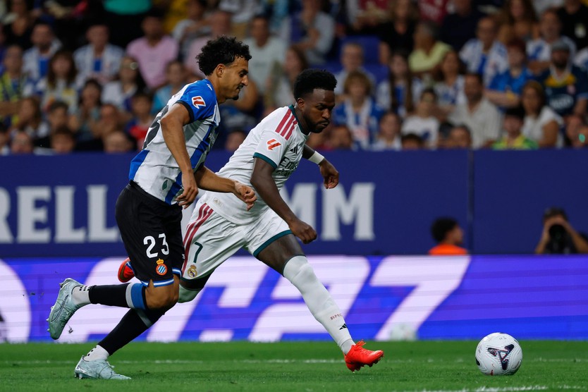 Mourinho cho rằng Vinicius Junior bị nhắm đến không công bằng - Ảnh 3.