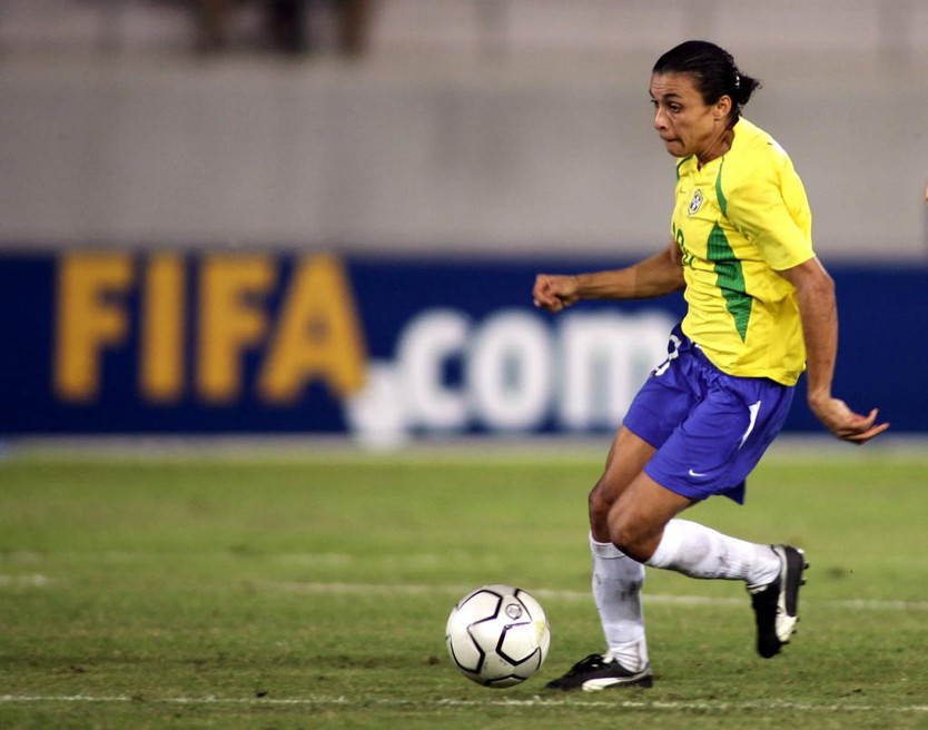 Marta và hành trình trở thành huyền thoại bóng đá nữ Brazil - Ảnh 4.