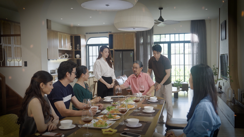 Mặt nạ hoàng kim: Cô gái "sa cơ lỡ vận" trở lại với thân phận khác - Ảnh 2.