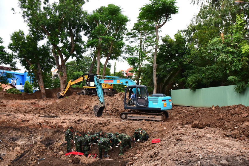 Tiếp tục tìm kiếm, quy tập hài cốt liệt sĩ tại Công viên Lê Thị Riêng: Phát hiện thêm 17 bộ hài cốt và nhiều di vật - Ảnh 3.