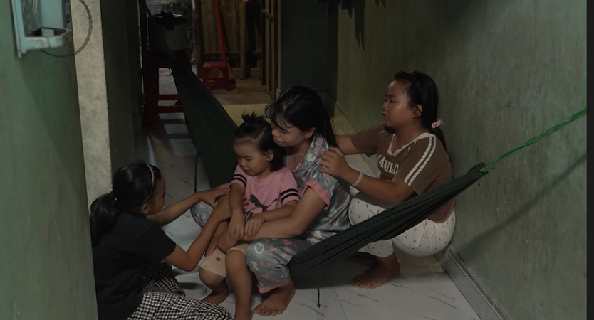 Mái ấm gia đình Việt: Cô bé mong lớn nhanh để gánh vác gia đình - Ảnh 2.