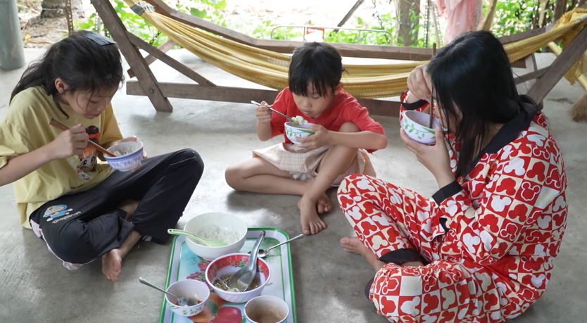 Mái ấm gia đình Việt: Cô bé mong sớm báo hiếu người mẹ tảo tần - Ảnh 6.