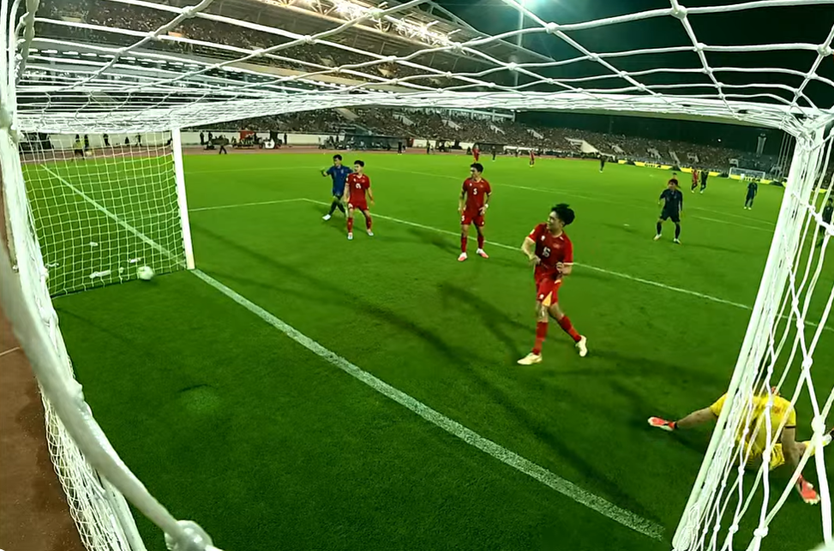 Việt Nam 4-2 Thái Lan: Wanchai phản lưới nhà, Việt Nam bảo vệ thành công ngôi vô địch ASEAN Cup - Ảnh 2.