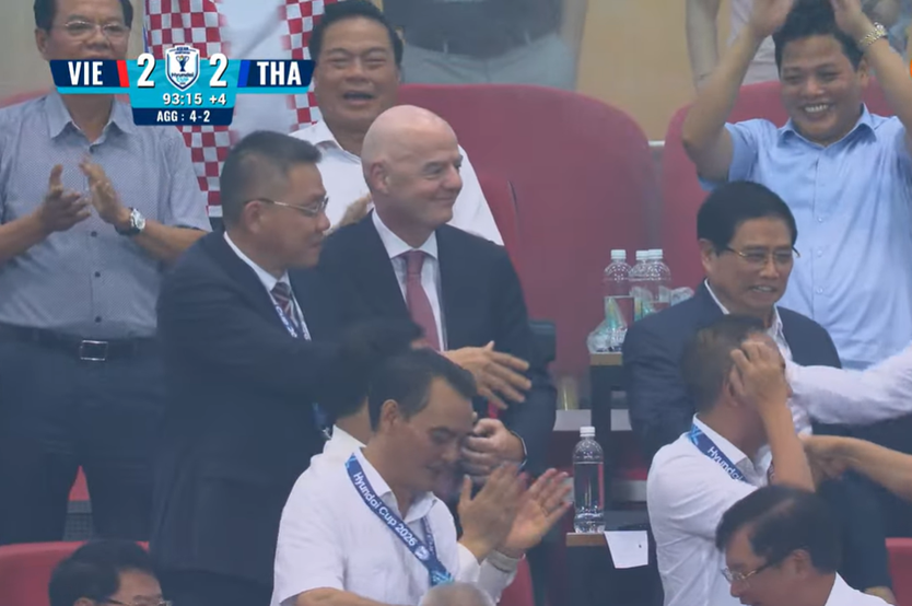 Việt Nam 4-2 Thái Lan: Wanchai phản lưới nhà, Việt Nam bảo vệ thành công ngôi vô địch ASEAN Cup - Ảnh 8.