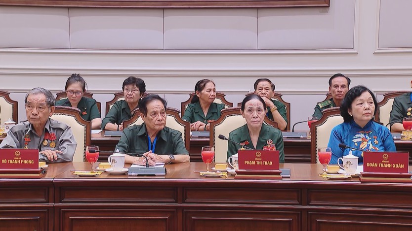 Tổng Bí thư, Chủ tịch nước Tô Lâm gặp mặt đại biểu tiêu biểu Hội Cựu thanh niên xung phong Việt Nam - Ảnh 2.