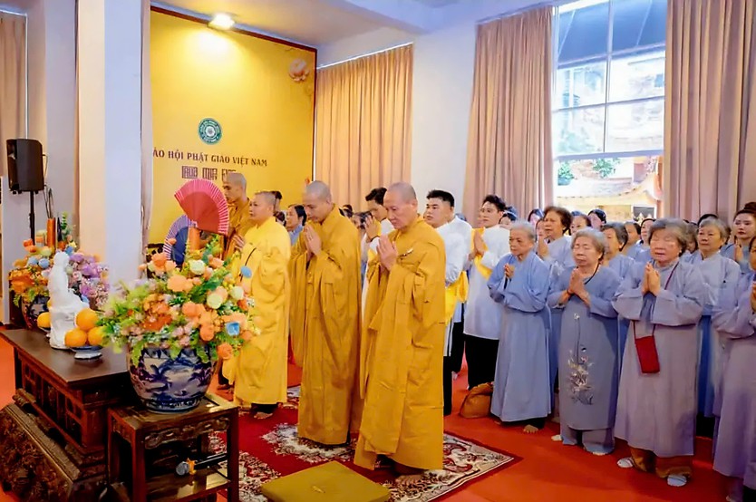 Mùa Vu Lan báo hiếu: Lan tỏa đạo lý hiếu nghĩa thiêng liêng của dân tộc - Ảnh 2.