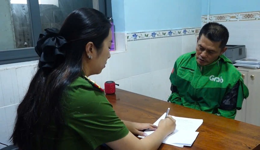 Dùng súng điện tự chế, bắt trộm liên tiếp 5 con chó ở nhiều địa bàn - Ảnh 3.