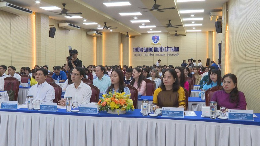 Khi tình yêu Bác Hồ hóa thành những tác phẩm giàu cảm xúc - Ảnh 3.