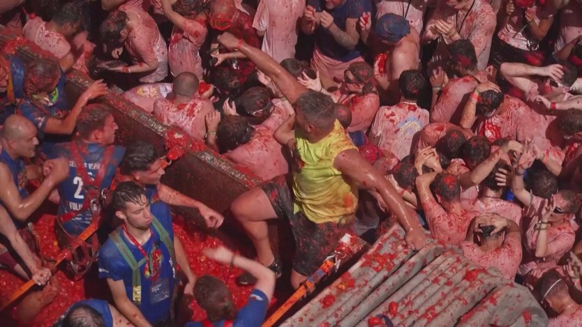 Tây Ban Nha: Đại chiến ném cà chua Tomatina - Ảnh 4.