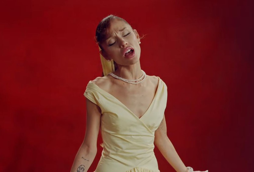 Ariana Grande tạm dừng các hoạt động sau thời gian dài đối mặt với áp lực dư luận- Ảnh 9.