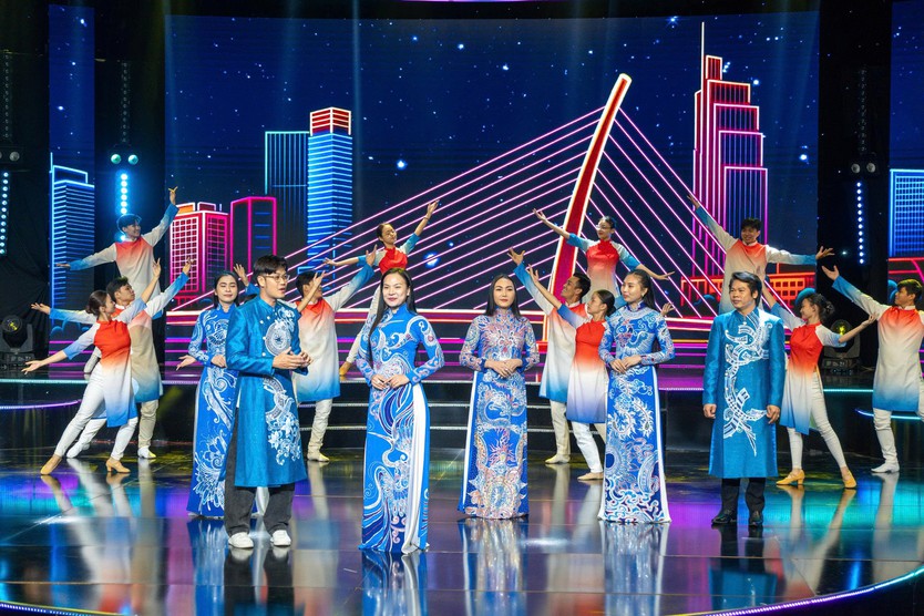 Gala Chuông vàng vọng cổ 2026: Đêm hội "Vàng son" mở màn cho vòng Chung kết đầy hứa hẹn - Ảnh 6.