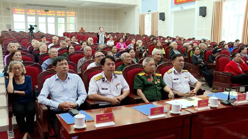Gần 100 cựu tù cách mạng về nguồn tại Lữ đoàn 171 - Ảnh 2.