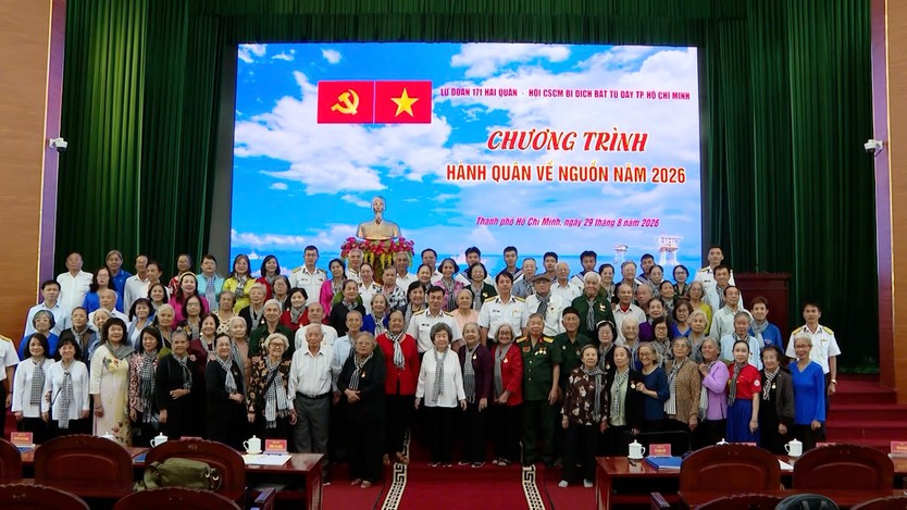 Gần 100 cựu tù cách mạng về nguồn tại Lữ đoàn 171 - Ảnh 3.