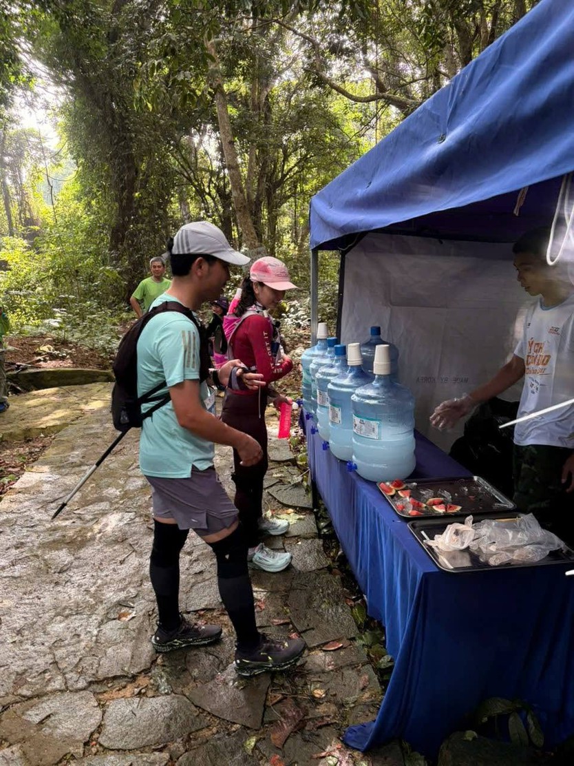 Giải chạy Ý Chí Côn Đảo: Giang Nguyễn và Thu Hoài quán quân cự ly 25km - Ảnh 10.