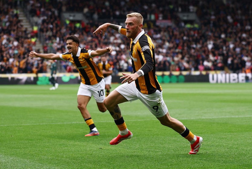 Hull City toàn thắng, bay cao tại Premier League - Ảnh 2.