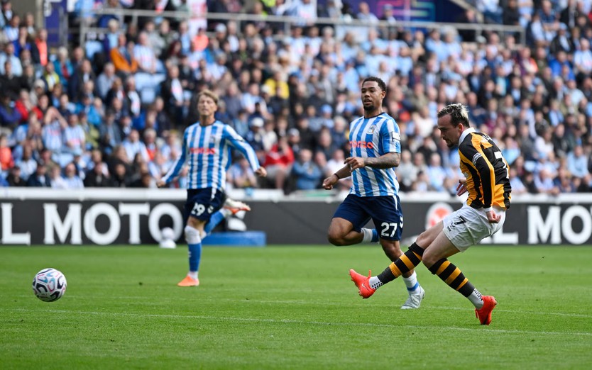 Hull City toàn thắng, bay cao tại Premier League - Ảnh 1.