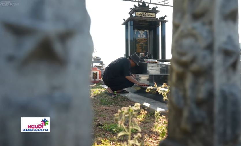 Người chung quanh ta: Người giữ những ngọn đèn nơi nghĩa trang - Ảnh 15.