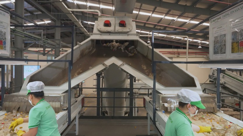 Tháo gỡ điểm nghẽn trong thu gom, xử lý rác  - Ảnh 2.