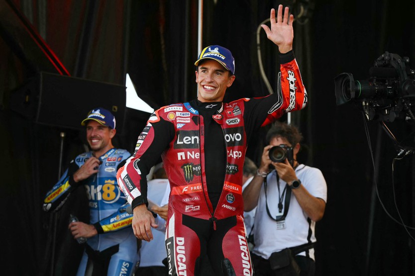 Marc Marquez thắng chặng Aragon, thu hẹp cách biệt với Jorge Martin - Ảnh 3.