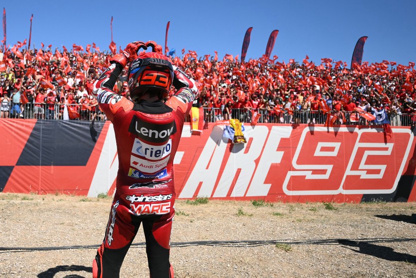 Marc Marquez thắng chặng Aragon, thu hẹp cách biệt với Jorge Martin - Ảnh 6.
