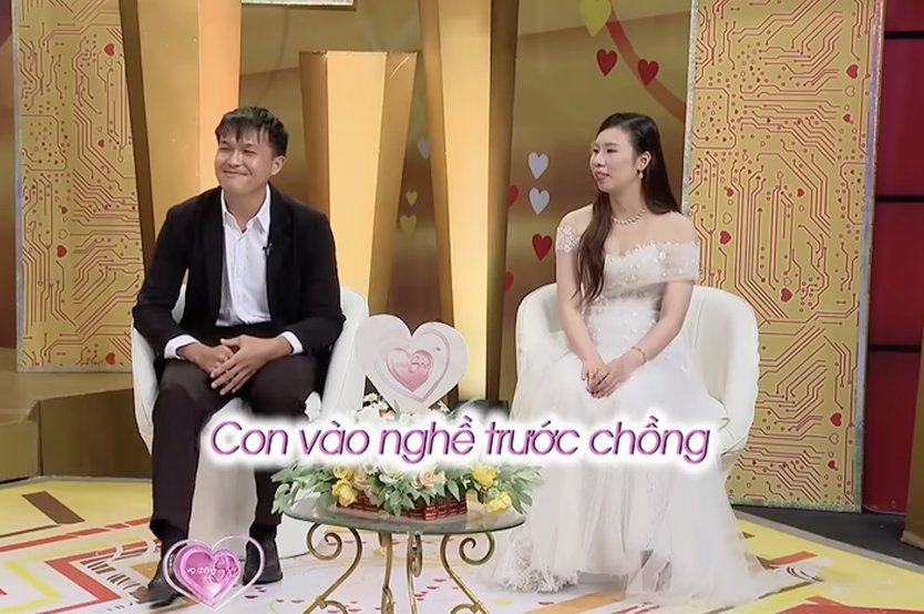 Vợ chồng son: Cầm điện thoại đổ xăng đi thăm "chị đẹp"- Ảnh 1.