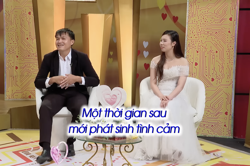 Vợ chồng son: Cầm điện thoại đổ xăng đi thăm "chị đẹp"- Ảnh 6.