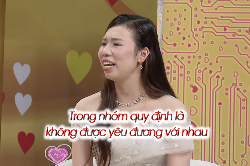 Vợ chồng son: Cầm điện thoại đổ xăng đi thăm "chị đẹp"- Ảnh 3.
