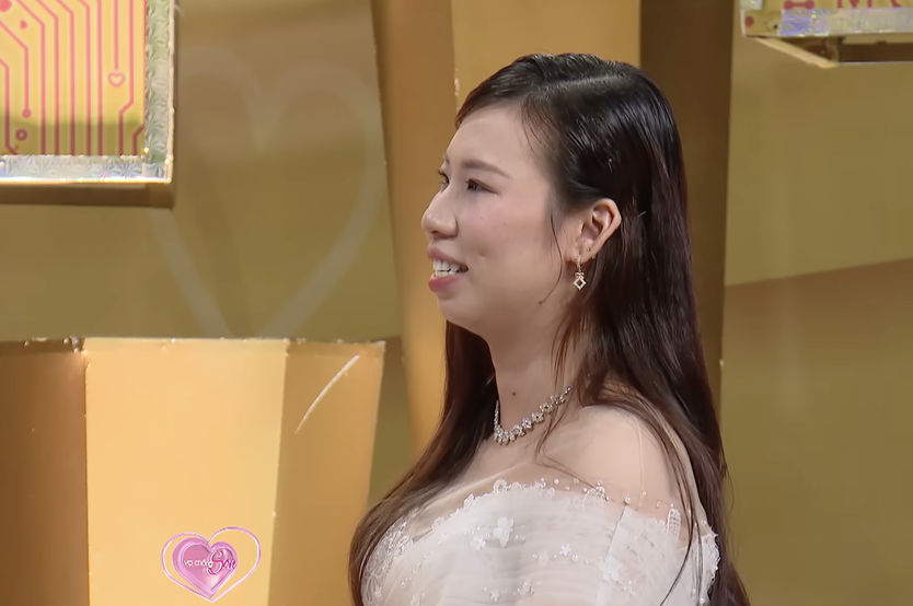 Vợ chồng son: Cầm điện thoại đổ xăng đi thăm "chị đẹp"- Ảnh 10.