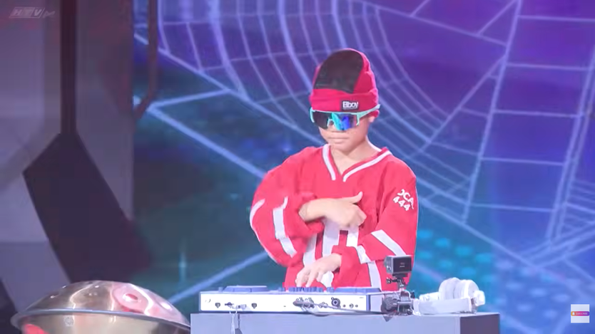 Siêu tài năng nhí: DJ nhí đa tài một mình cân cả handpan, rap, hiphop - Ảnh 12.