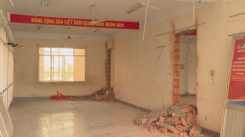 Cải tạo trụ sở cũ thành trường học chuẩn bị sẵn sàng cho năm học mới - Ảnh 1.