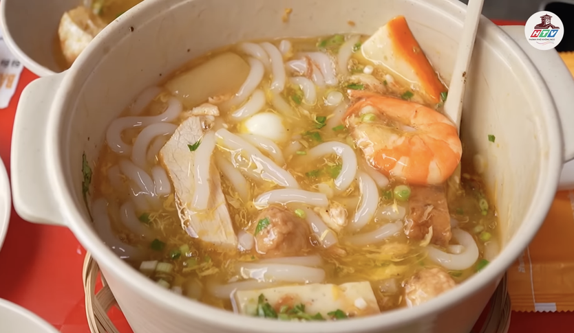 HTV Thành phố không ngủ: Bánh canh cua bình dân chinh phục Michelin Guide- Ảnh 3.