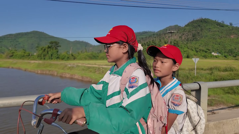 Mái ấm gia đình Việt: Cô bé lớp 6 lo cha mù, mẹ mắc K máu - Ảnh 11.