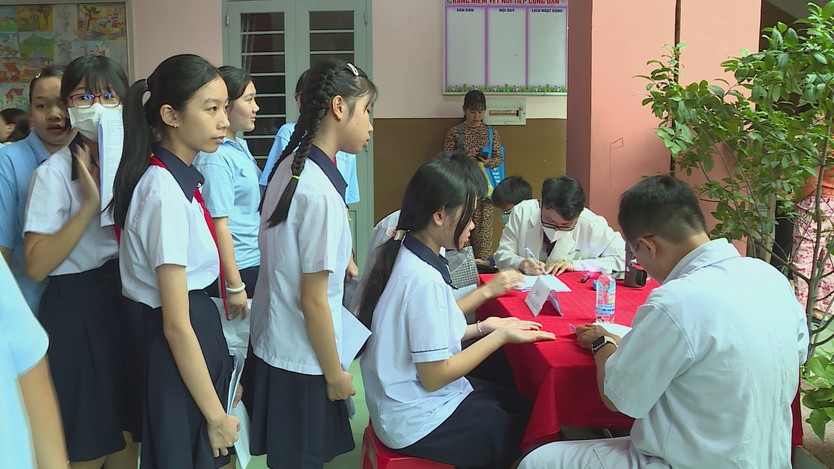 TP. Hồ Chí Minh: Y tế cơ sở thiếu nhân lực sau sáp nhập  - Ảnh 1.