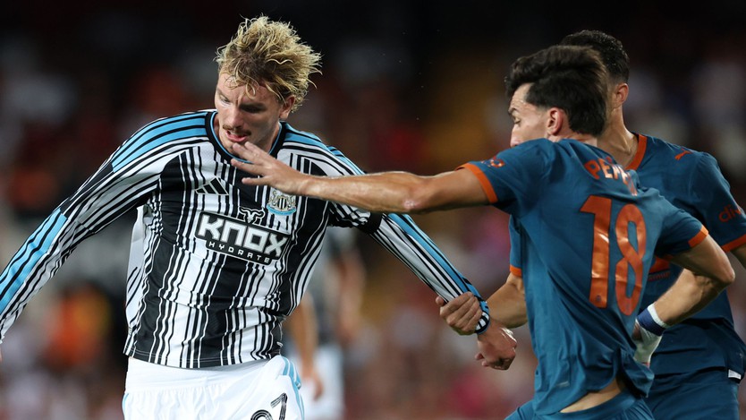 Newcastle ngược dòng hạ Valencia trong trận ra mắt của HLV Matthias Jaissle- Ảnh 3.