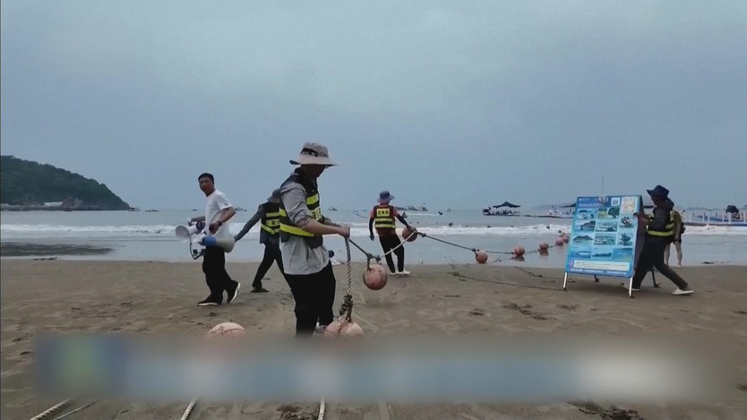 Trung Quốc kích hoạt biện pháp ứng phó bão Dolphin sắp đổ bộ- Ảnh 3.