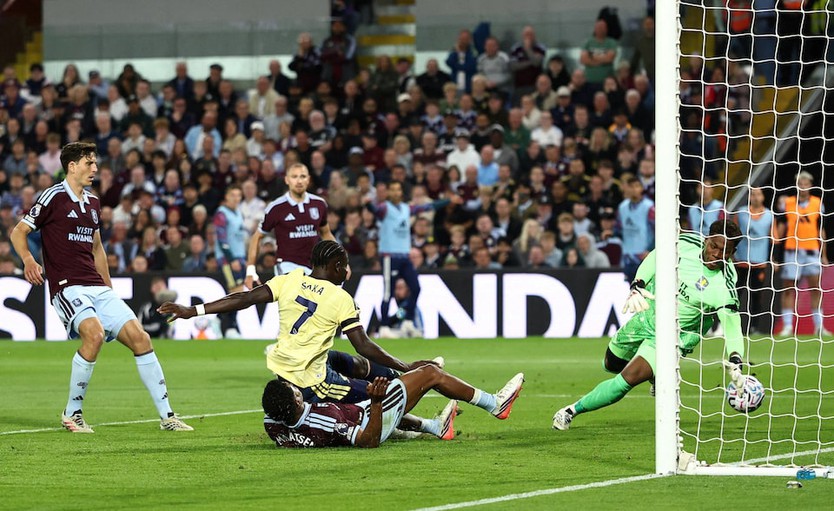 Saka giúp Arsenal giành chiến thắng sít sao trước Aston Villa - Ảnh 1.