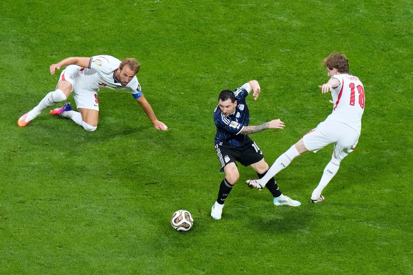 Lionel Messi giã từ đội tuyển Argentina sau chức vô địch World Cup và 125 bàn thắng - Ảnh 4.
