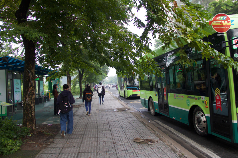 Tăng cường xe buýt phục vụ sinh viên tại Đại học Quốc gia TP. Hồ Chí Minh- Ảnh 6.