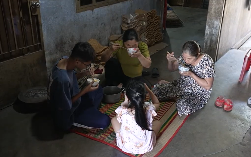 Mái ấm gia đình Việt: Người mẹ trở về cùng con chống chọi ung thư- Ảnh 9.