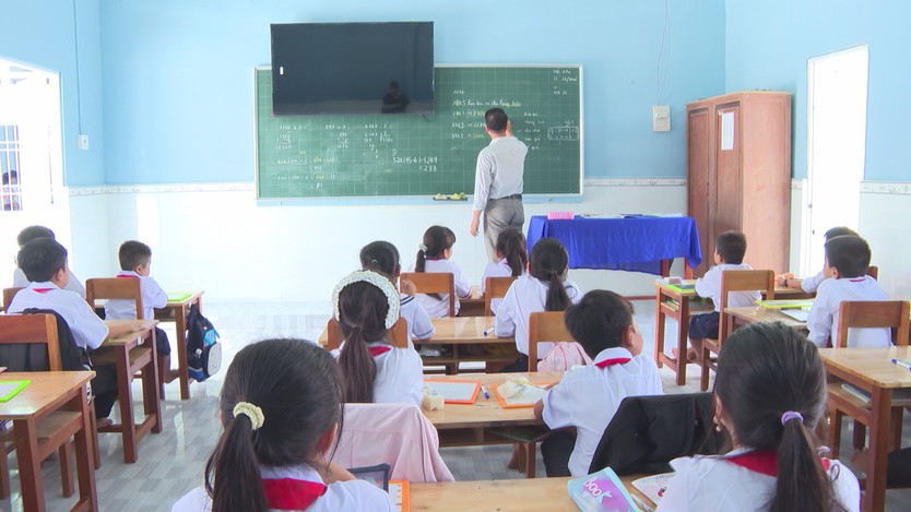 Trao tặng 46 mái ấm và 4 điểm trường trị giá gần 8,5 tỷ đồng tại Cà Mau - Ảnh 2.