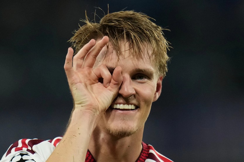 Martin Ødegaard tỏa sáng, Arsenal đánh bại Napoli tại UEFA Champions League - Ảnh 1.