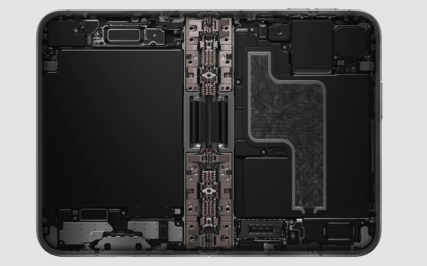 Apple ra mắt loạt iPhone mới, lần đầu gia nhập thị trường điện thoại gập - Ảnh 2.