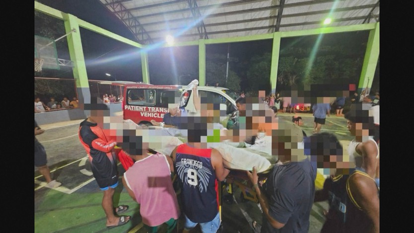 Phà cháy ngoài khơi Philippines, hàng chục người mất tích - Ảnh 3.