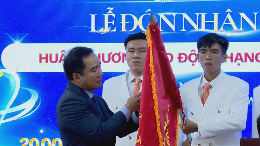 Bệnh viện Răng Hàm Mặt TP. Hồ Chí Minh đón nhận Huân chương Lao động hạng Nhất- Ảnh 1.