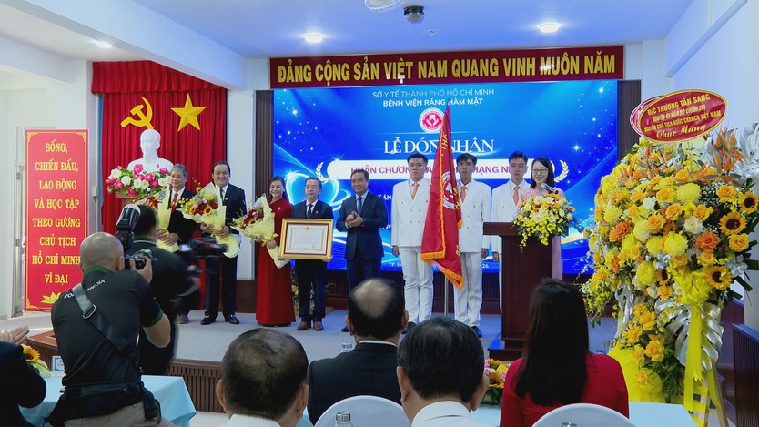 Bệnh viện Răng Hàm Mặt TP. Hồ Chí Minh đón nhận Huân chương Lao động hạng Nhất- Ảnh 3.