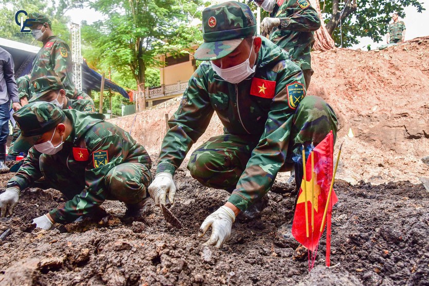 Quy tập thêm 11 hài cốt liệt sĩ tại rãnh thứ 2 (Khu A)- Ảnh 1.