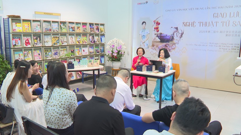 Giao lưu thơ ca và nghệ thuật tử sa Việt Nam - Trung Quốc tại TP. Hồ Chí Minh- Ảnh 1.
